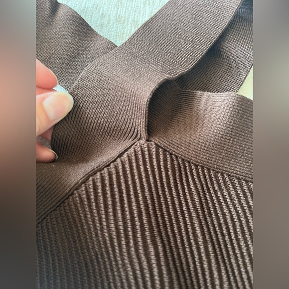 Babaton Ribbed Criss Cross Top - Picture 6 of 9